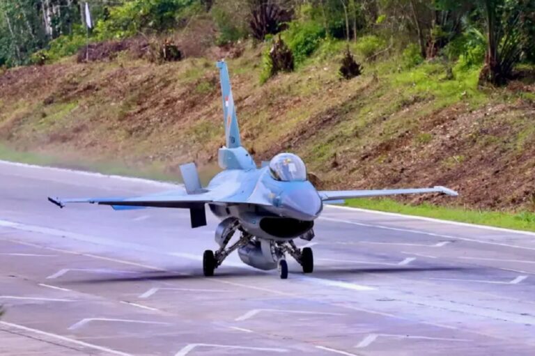 advanced-f-16-fighter-jet-makes-emergency-landing-on-indonesian-highway