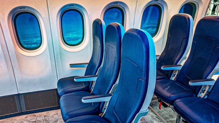 boeing-enhances-comfort-with-dimmable-windows-in-777x