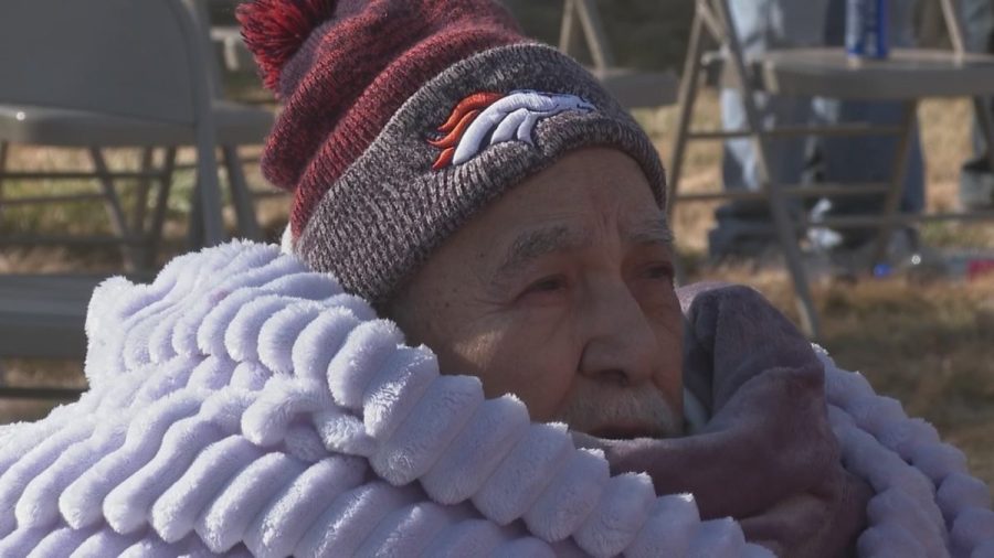 granddaughter-organizes-classic-car-parade-for-grandpa-80-battling-cancer