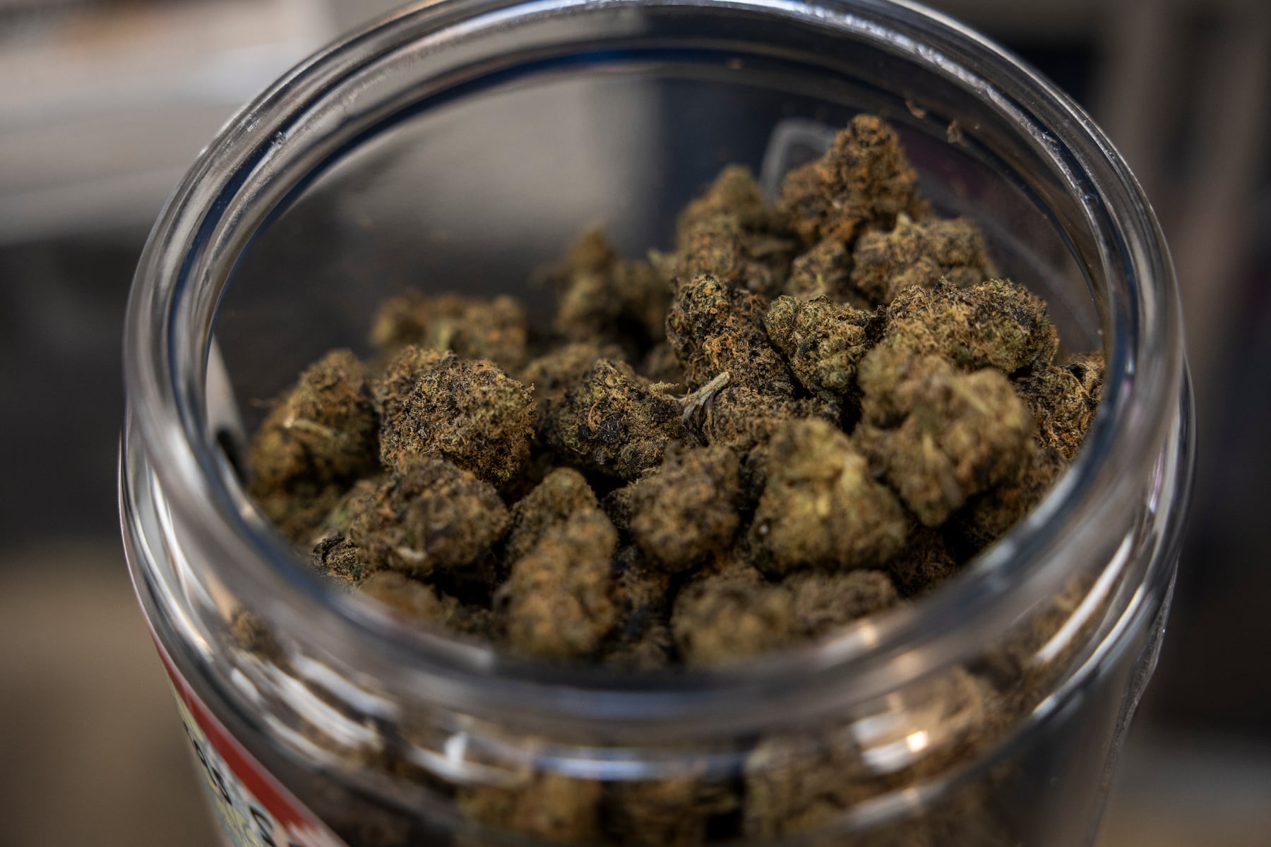 massachusetts-cannabis-lounges-set-to-transform-industry-by-2026