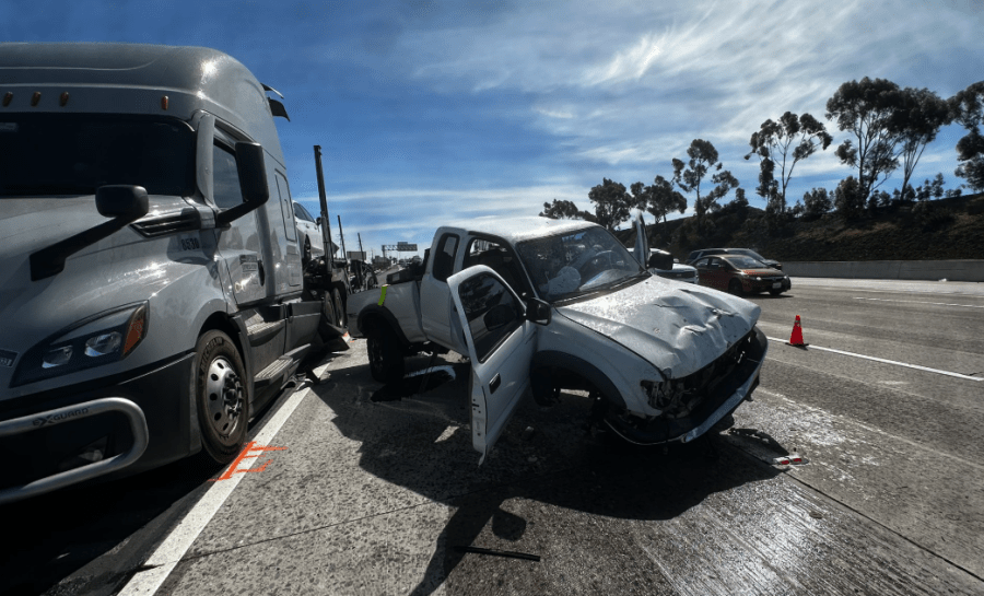semi-truck-crash-causes-lane-closures-on-i-805-in-san-diego