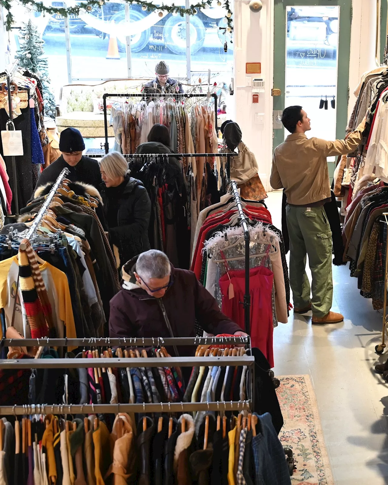 vintage-resellers-launch-golden-hour-collective-in-dc