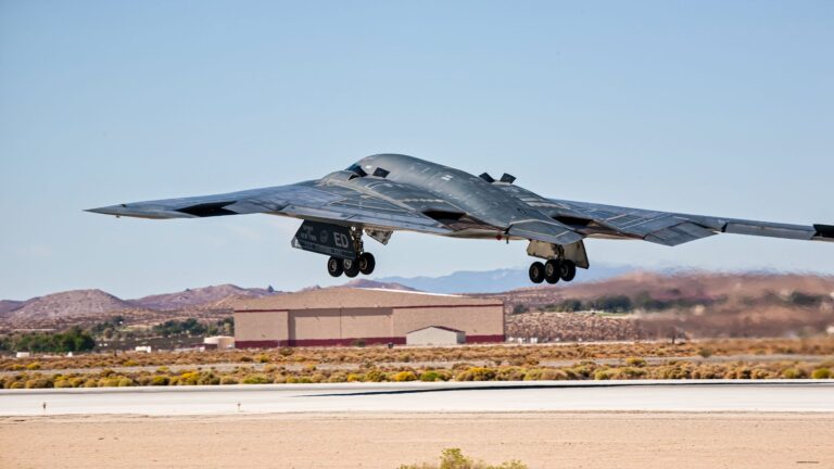 b-2-spirit-bomber-s-unique-design-the-absence-of-a-tail-explained