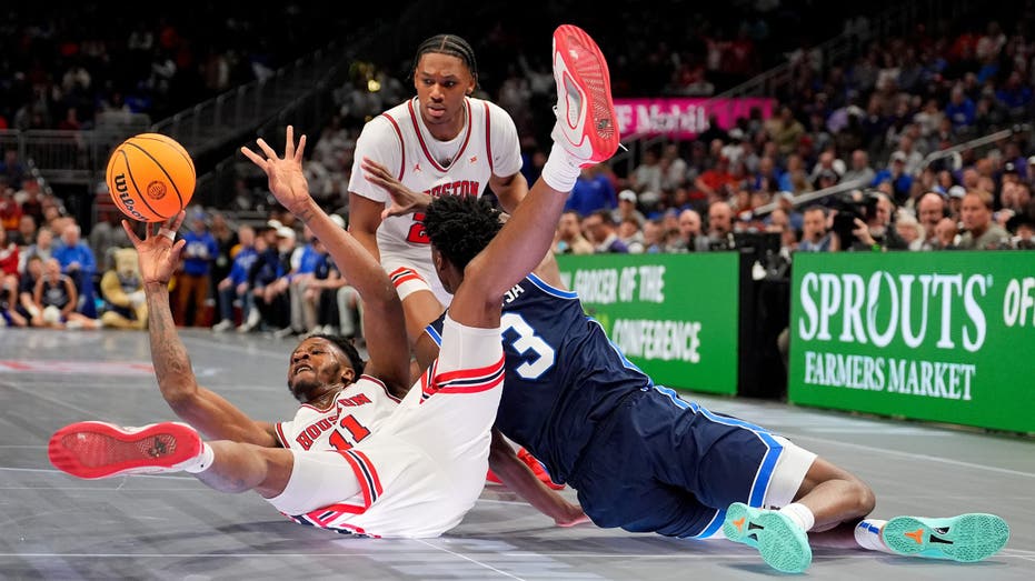 big-12-switches-to-hardwood-courts-mid-tournament-after-slips