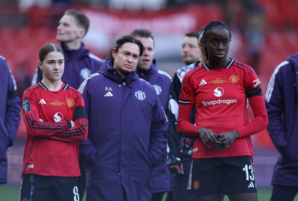 chelsea-defeats-manchester-united-2-0-in-league-cup-final