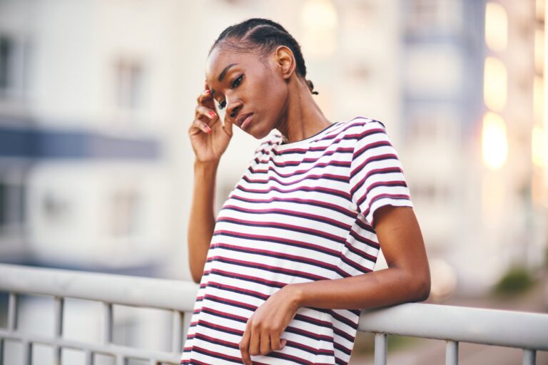 newcomer-struggles-with-loneliness-and-finding-friends-in-new-town